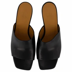 6122-70 Black Nappa 70