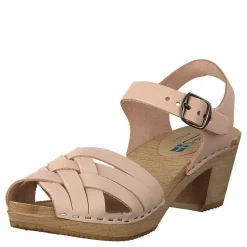 Betty Vegetabile Nude