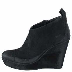 Dancing Queen Valzery