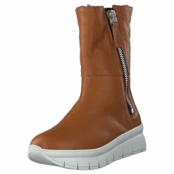 Hedvig Cervo / Cuoio