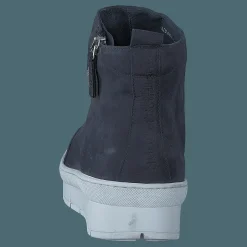 Hilda Longbeach / Luna Blue