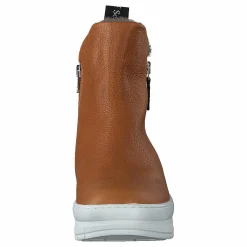 Hilda Saratoga / Cuoio