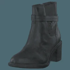 Scene Star Black Leather