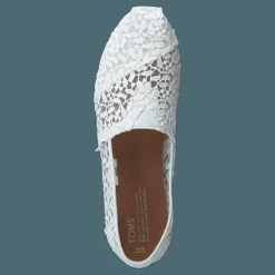 Seasonal Classics White Lace Leaves