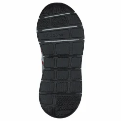 Swift Run X I Scarlet / Cloud White / Core Black