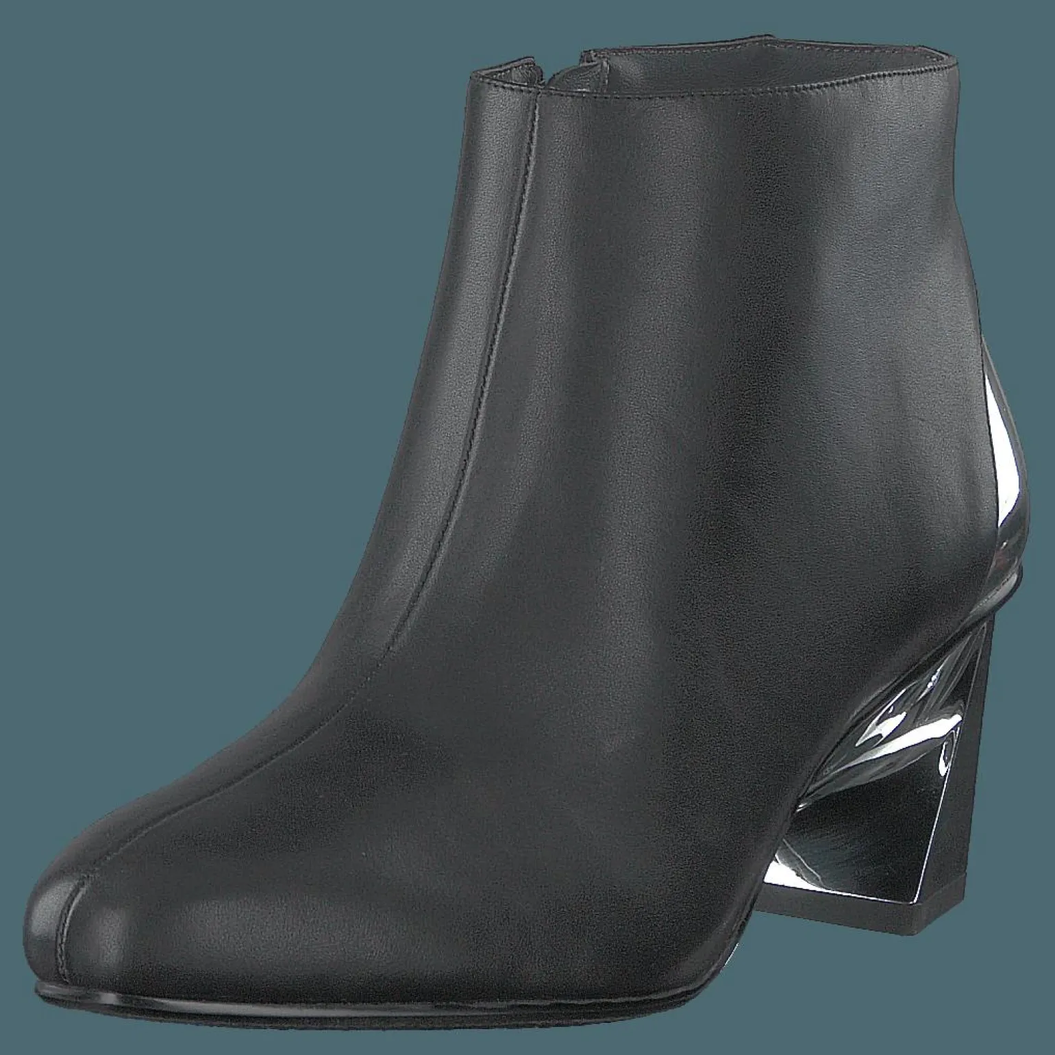 Twist Flow Bootie Black